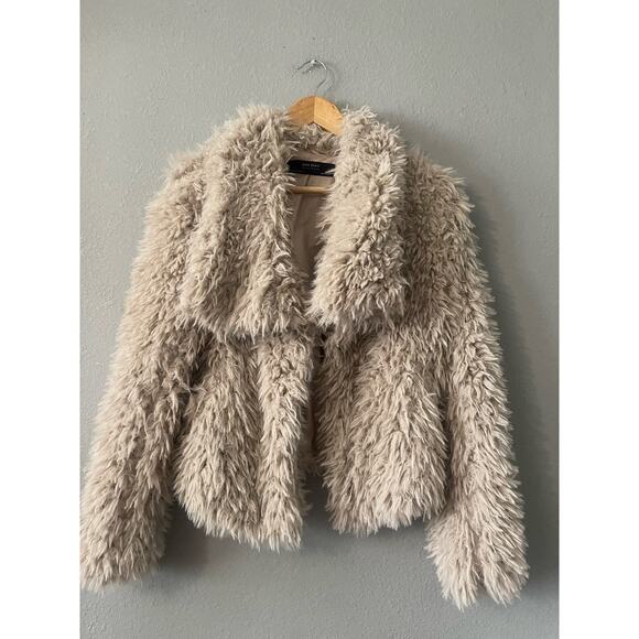 Zara Fuzzy Jacket‎ - Picture 6 of 10